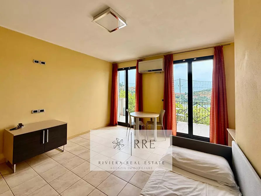 Immagine 10 di Appartamento in vendita  in Castellaro Golf Resort a Castellaro