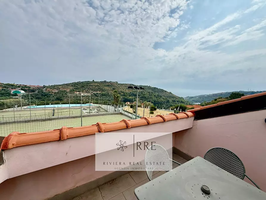 Immagine 18 di Appartamento in vendita  in Castellaro Golf Resort a Castellaro