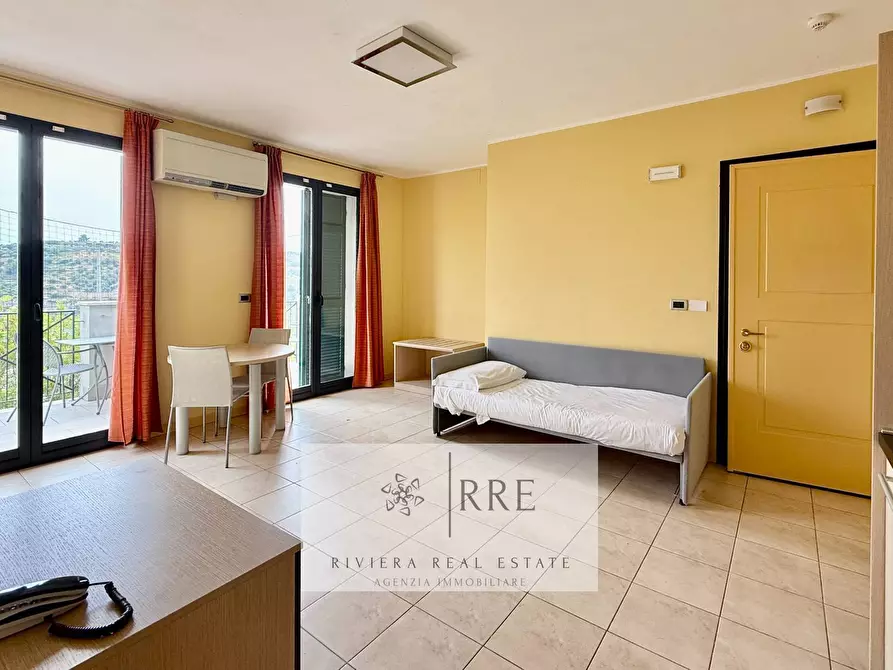 Immagine 20 di Appartamento in vendita  in Castellaro Golf Resort a Castellaro