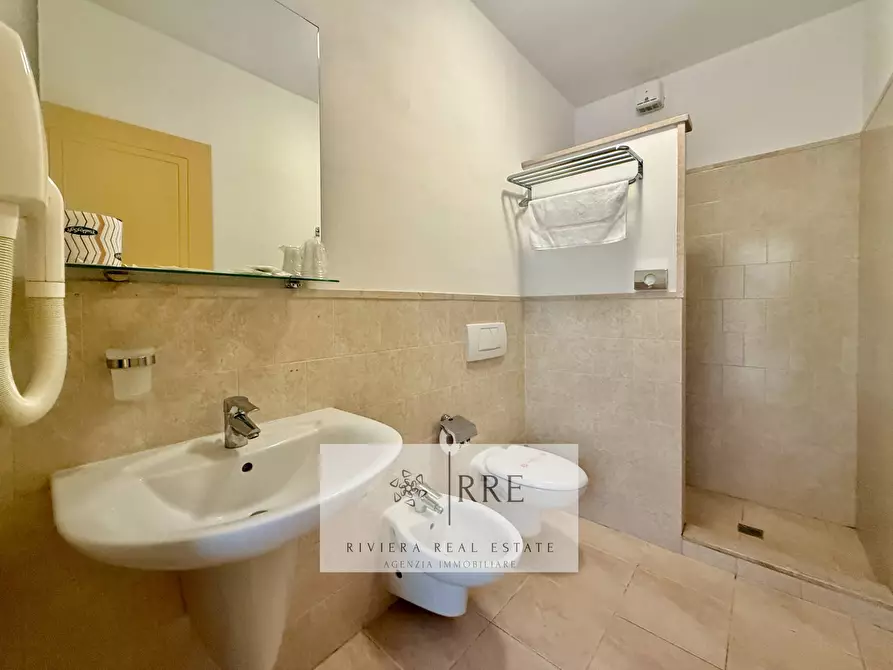 Immagine 20 di Appartamento in vendita  in Castellaro Golf Resort a Castellaro