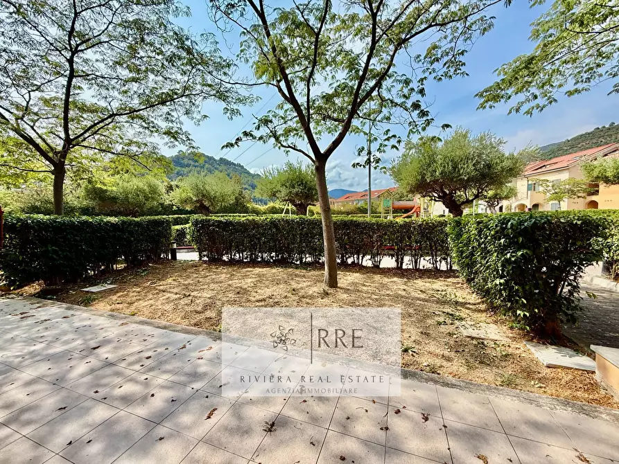 Immagine 23 di Appartamento in vendita  in Castellaro Golf Resort a Castellaro