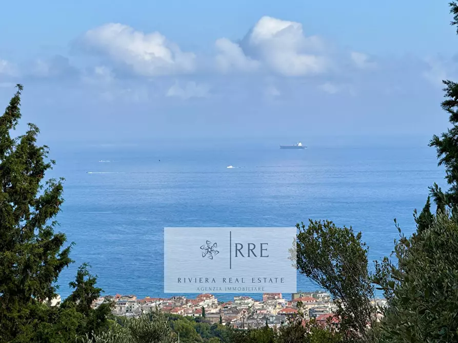 Immagine 41 di Villa in vendita  in via Costa Lupara a Alassio