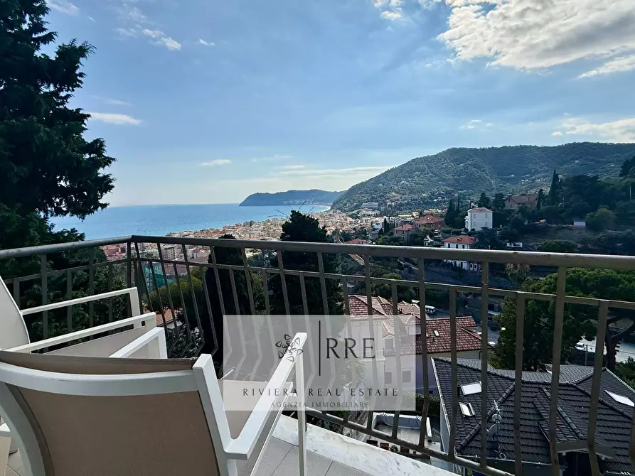 Immagine 3 di Appartamento in vendita  in via Rangè a Alassio