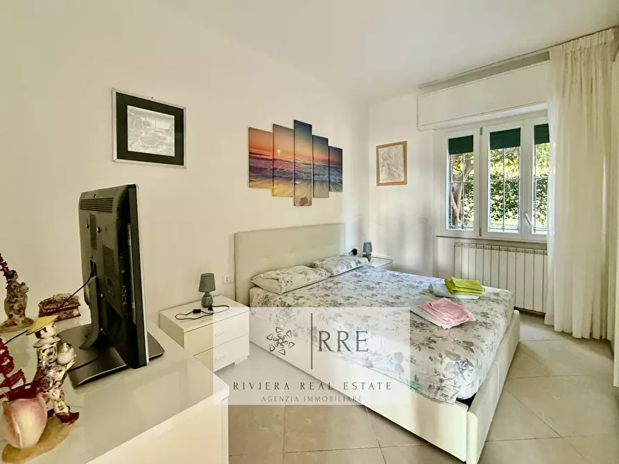 Immagine 19 di Appartamento in vendita  in via Rangè a Alassio