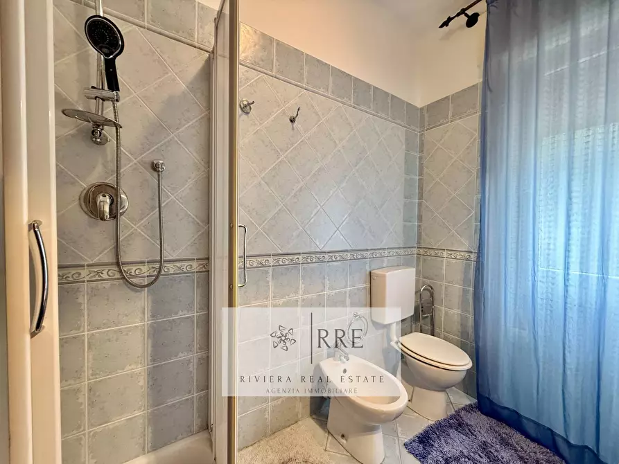 Immagine 22 di Appartamento in vendita  in zona Poeti a Loano