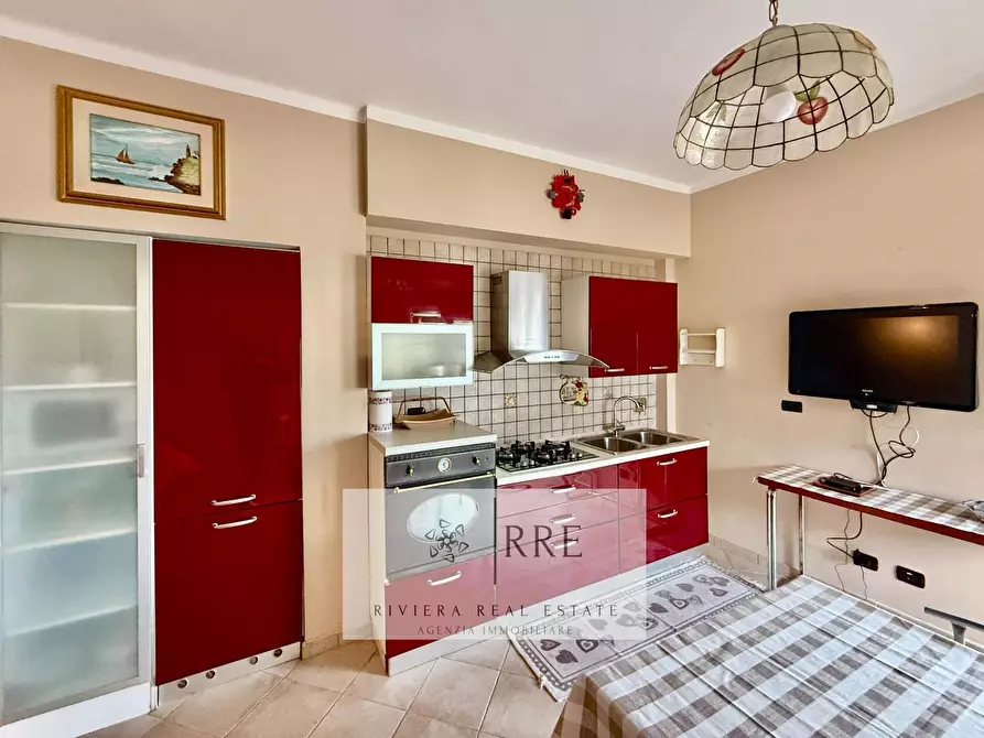 Immagine 9 di Appartamento in vendita  in zona Poeti a Loano