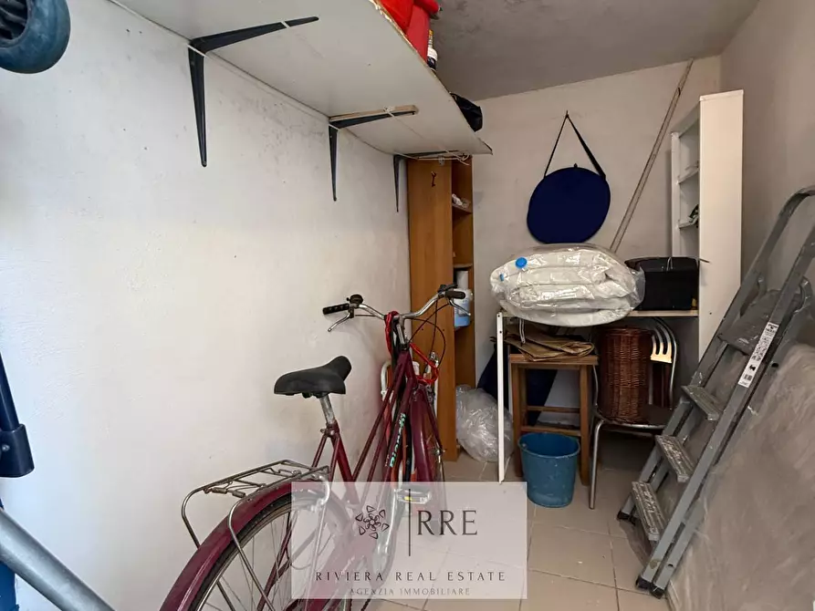 Immagine 25 di Appartamento in vendita  in zona Poeti a Loano