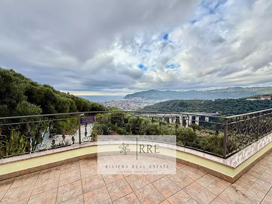 Immagine 6 di Villa in vendita  in via degli Ulivi a Diano Arentino