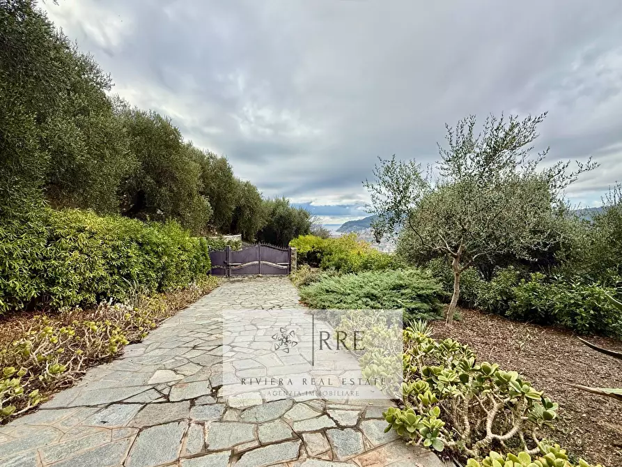Immagine 37 di Villa in vendita  in via degli Ulivi a Diano Arentino