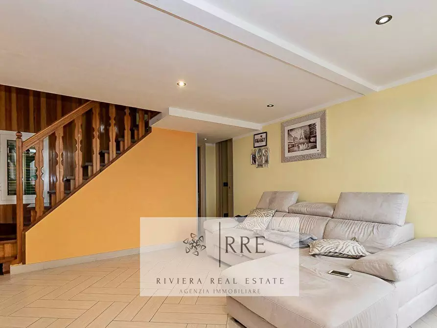 Immagine 4 di Villa in vendita  in strada berzi a Diano Arentino