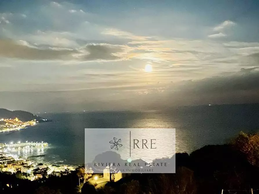 Immagine 23 di Villa in vendita  in strada berzi a Diano Arentino