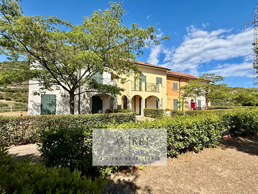 Immagine 11 di Appartamento in vendita  in Castellaro Golf Resort a Castellaro