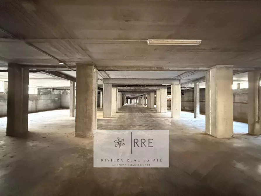 Immagine 18 di Appartamento in vendita  in Castellaro Golf Resort a Castellaro