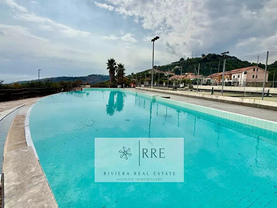 Immagine 7 di Appartamento in vendita  in Castellaro Golf Resort a Castellaro