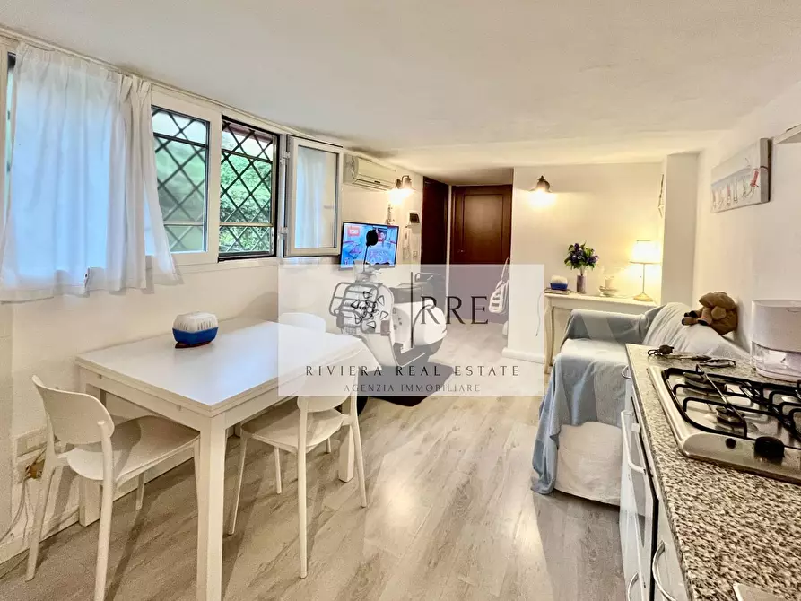 Immagine 2 di Appartamento in vendita  in Via Michelangelo Buonarroti a Alassio