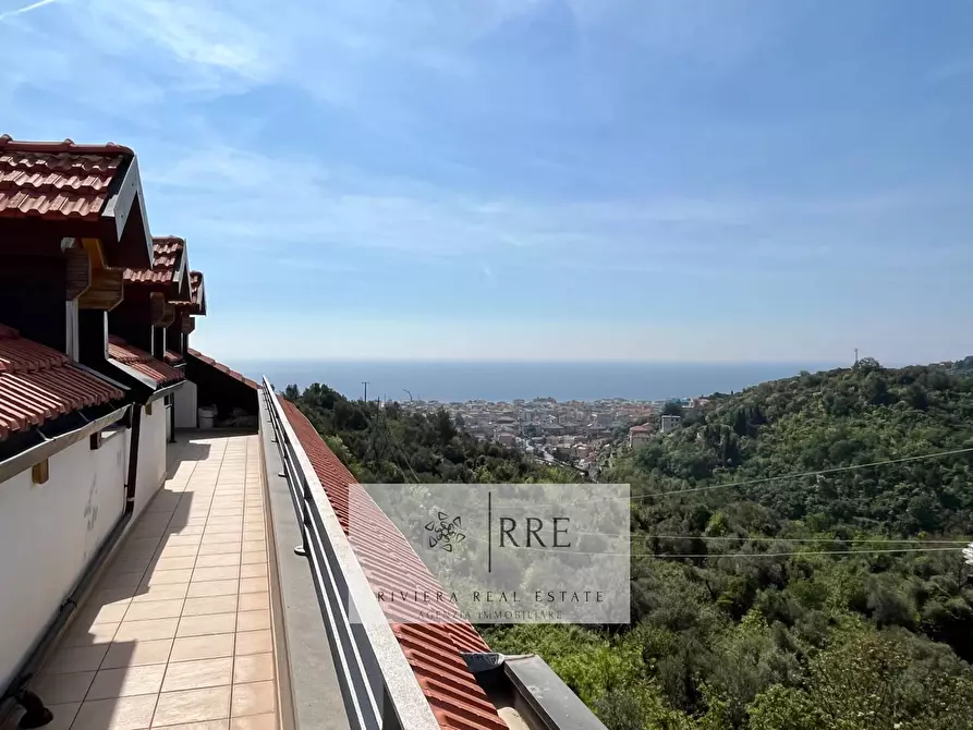 Immagine 4 di Attico in vendita  in via Valbona a Alassio