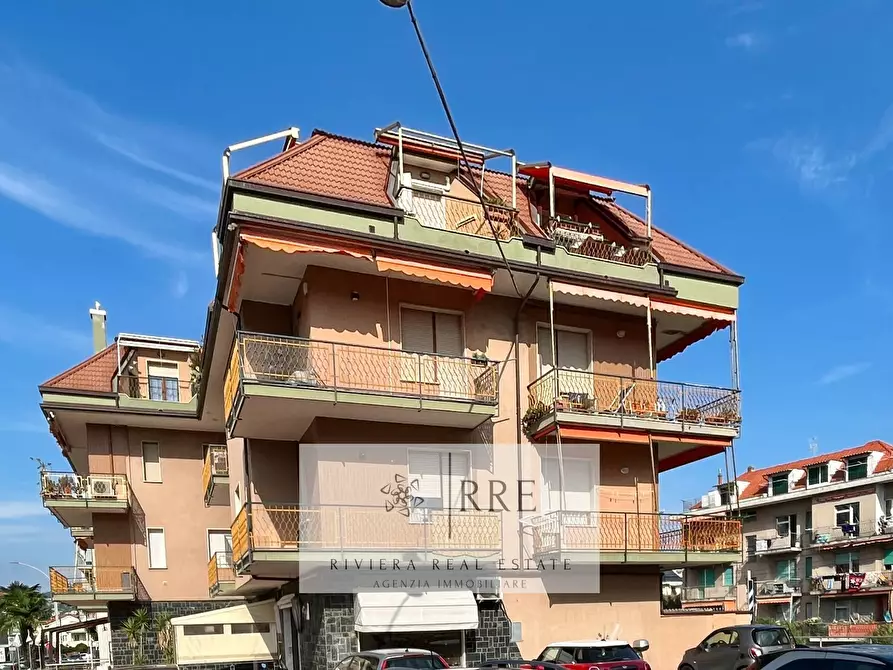 Immagine 27 di Appartamento in vendita  in via Aurelia a Loano