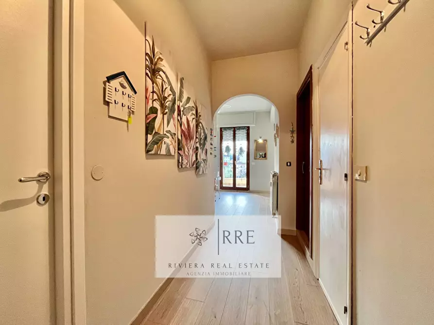 Immagine 17 di Appartamento in vendita  in via Aurelia a Loano