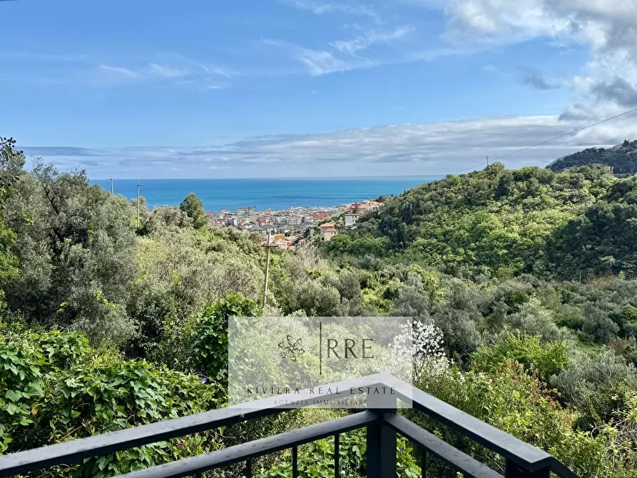 Immagine 6 di Appartamento in vendita  in via Valbona a Alassio