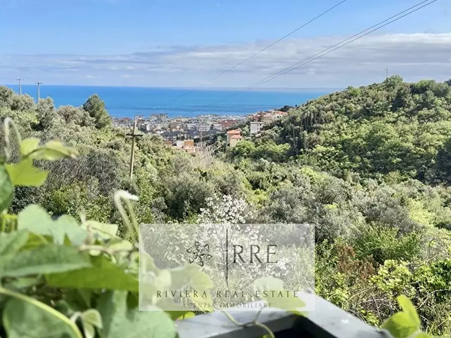 Immagine 3 di Appartamento in vendita  in via Valbona a Alassio