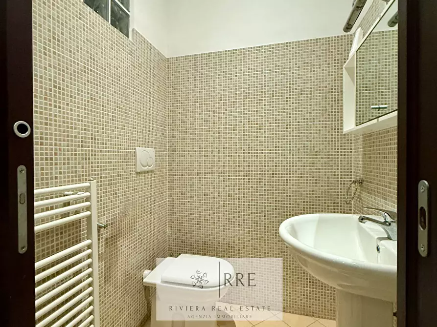 Immagine 11 di Appartamento in vendita  in Caruggio centro storico a Ceriale