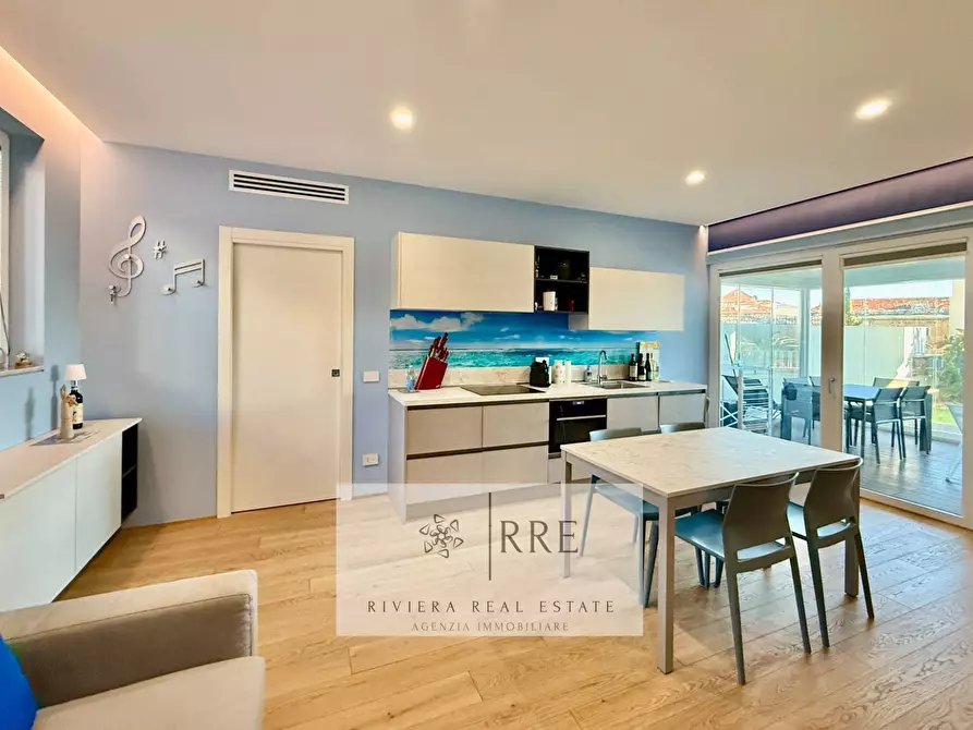 Immagine 4 di Appartamento in vendita  in via Adelasia a Alassio