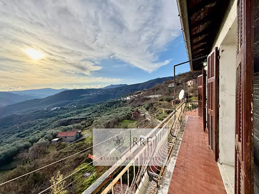 Immagine 9 di Casa indipendente in vendita  a Aquila D'arroscia