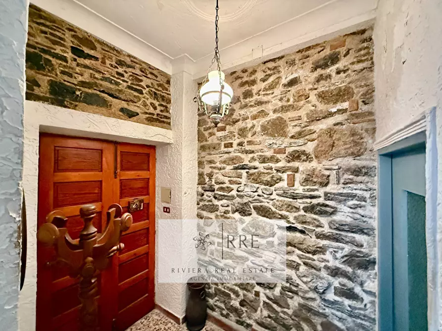 Immagine 10 di Casa indipendente in vendita  a Aquila D'arroscia