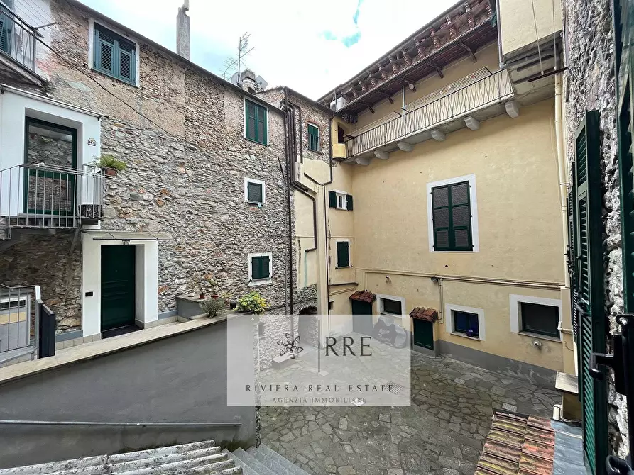 Immagine 11 di Appartamento in vendita  in VIA CALICE a Finale Ligure