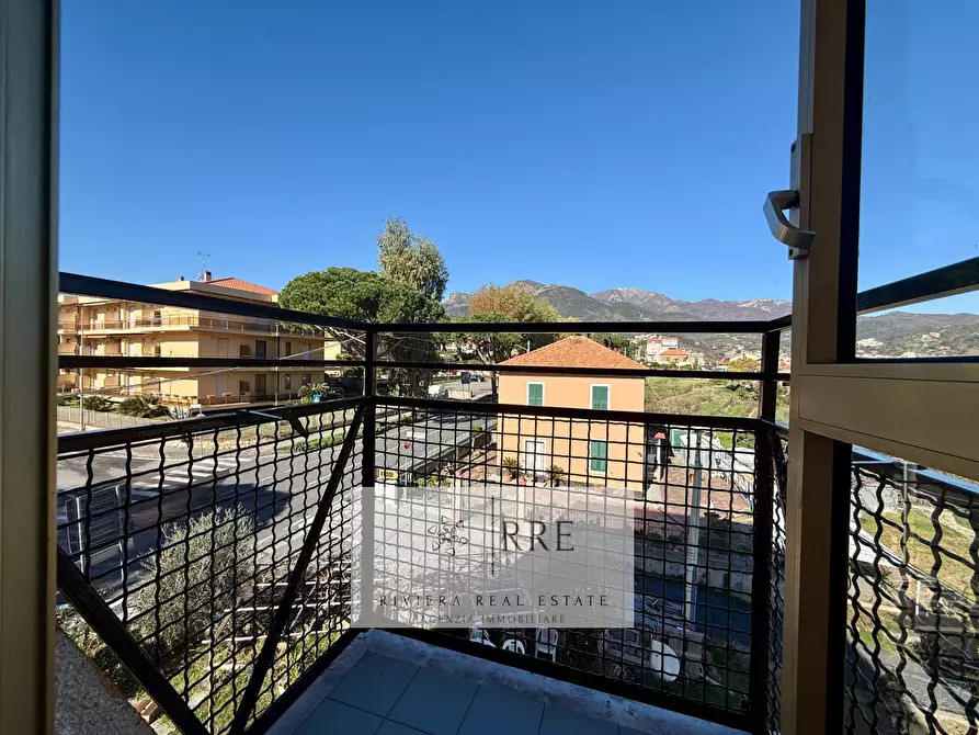 Immagine 25 di Appartamento in vendita  in Zona Poeti Alta a Loano