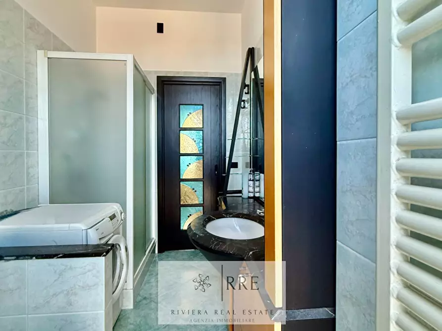 Immagine 22 di Appartamento in vendita  in Zona Poeti Alta a Loano