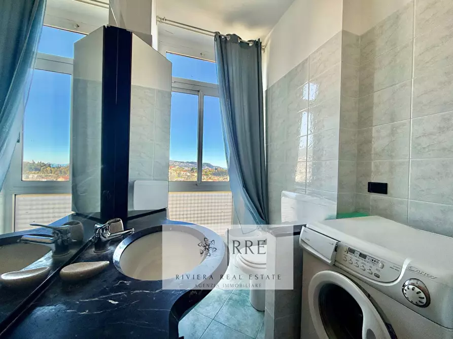 Immagine 19 di Appartamento in vendita  in Zona Poeti Alta a Loano