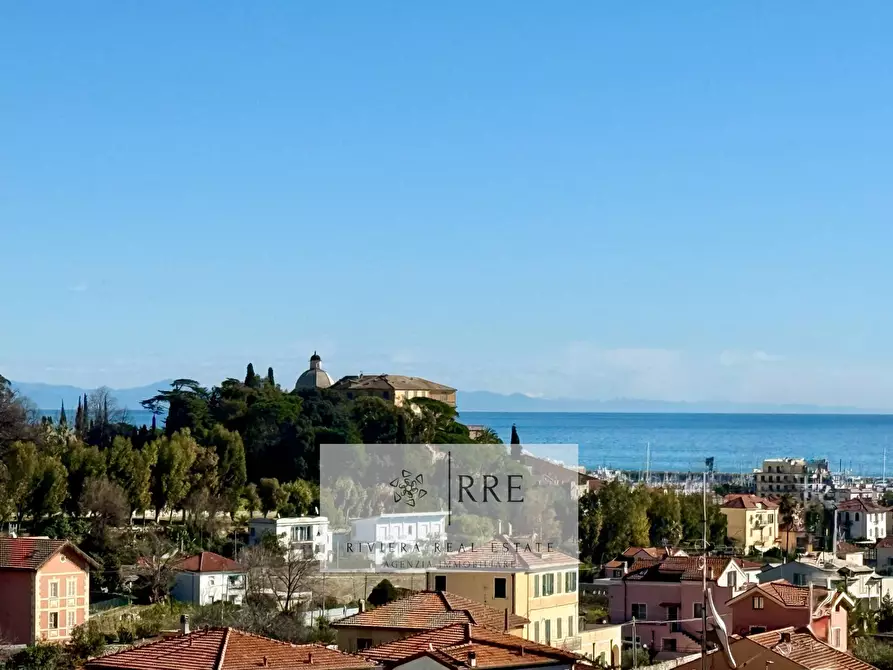 Immagine 2 di Appartamento in vendita  in Zona Poeti Alta a Loano
