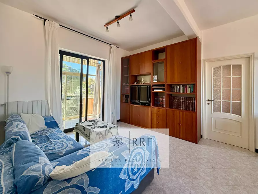 Immagine 3 di Appartamento in vendita  in Zona Poeti Alta a Loano