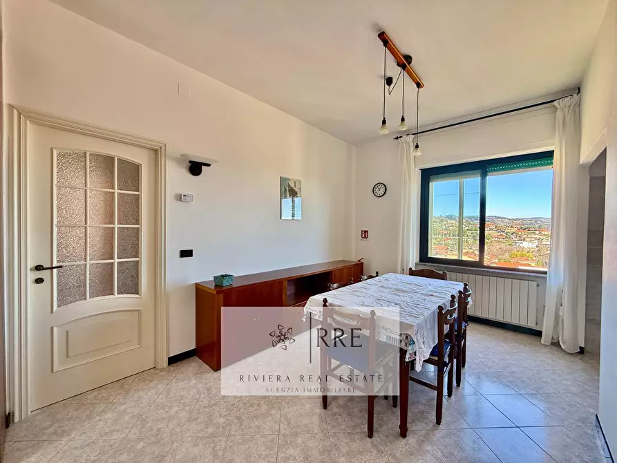 Immagine 5 di Appartamento in vendita  in Zona Poeti Alta a Loano