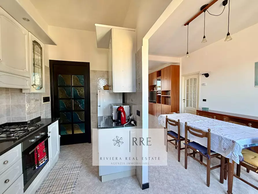 Immagine 12 di Appartamento in vendita  in Zona Poeti Alta a Loano