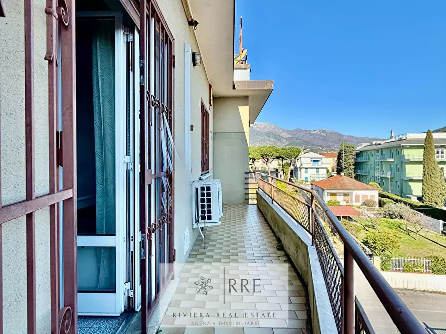 Immagine 4 di Appartamento in vendita  in Zona Poeti bassa a Loano