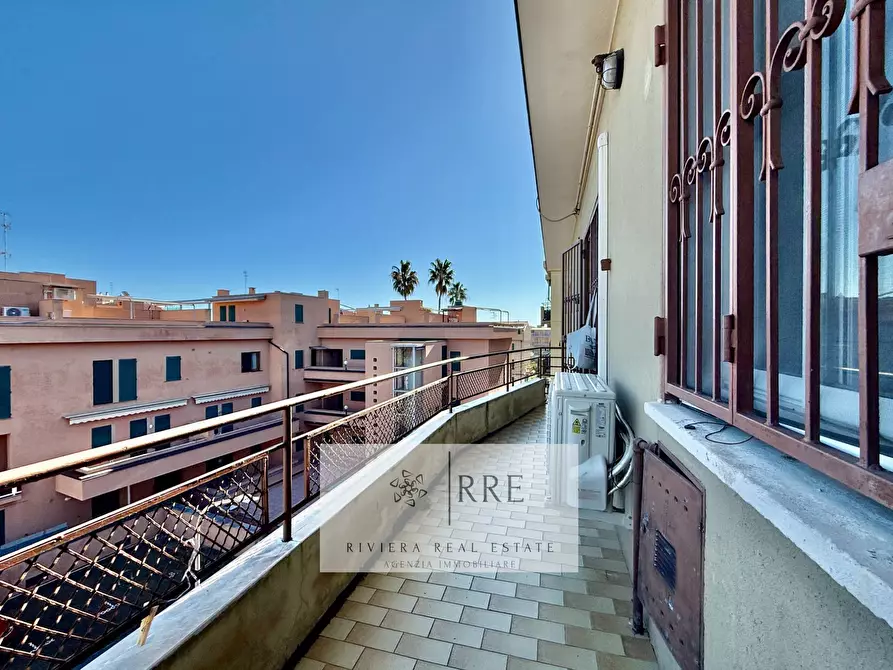 Immagine 3 di Appartamento in vendita  in Zona Poeti bassa a Loano