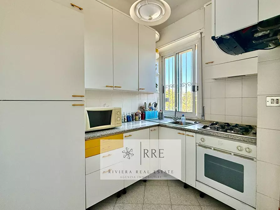 Immagine 7 di Appartamento in vendita  in Zona Poeti bassa a Loano