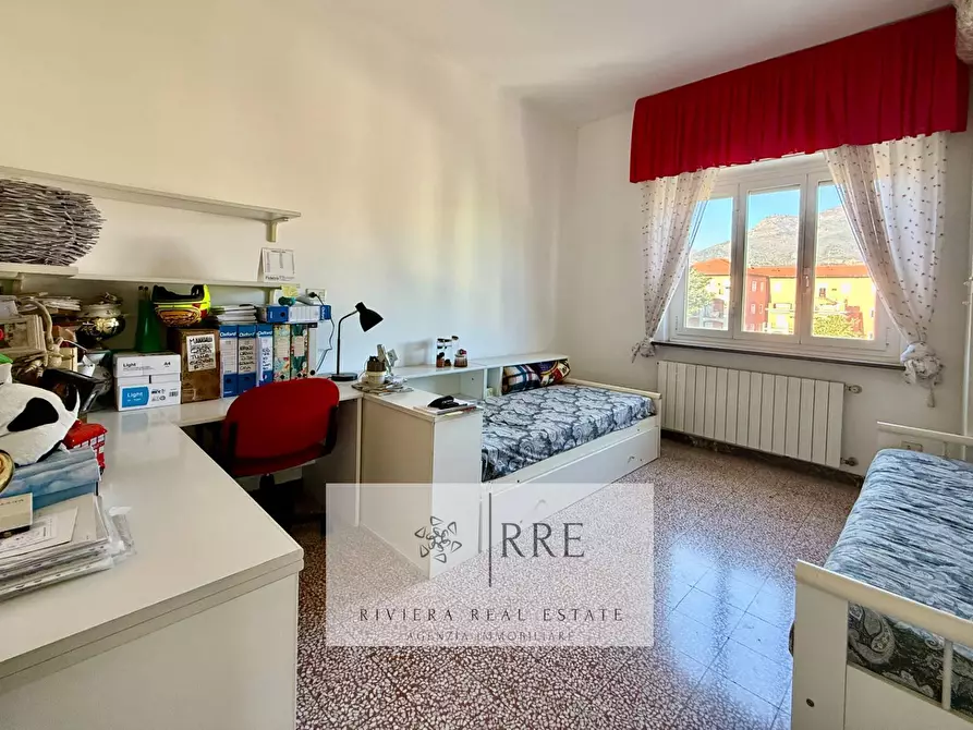 Immagine 11 di Appartamento in vendita  in Zona Poeti bassa a Loano