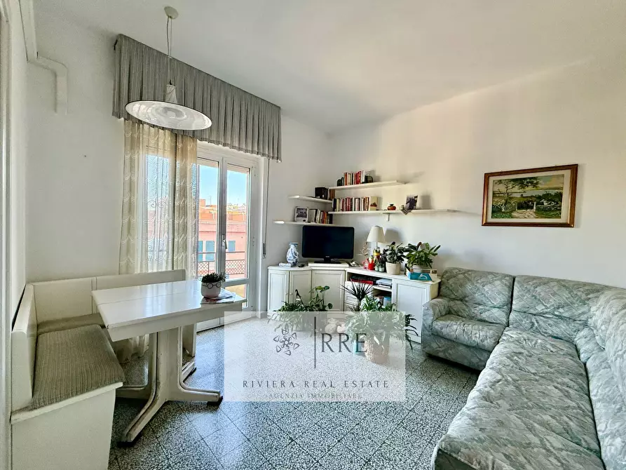 Immagine 5 di Appartamento in vendita  in Zona Poeti bassa a Loano