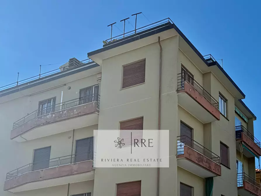 Immagine 15 di Appartamento in vendita  in Zona Poeti bassa a Loano