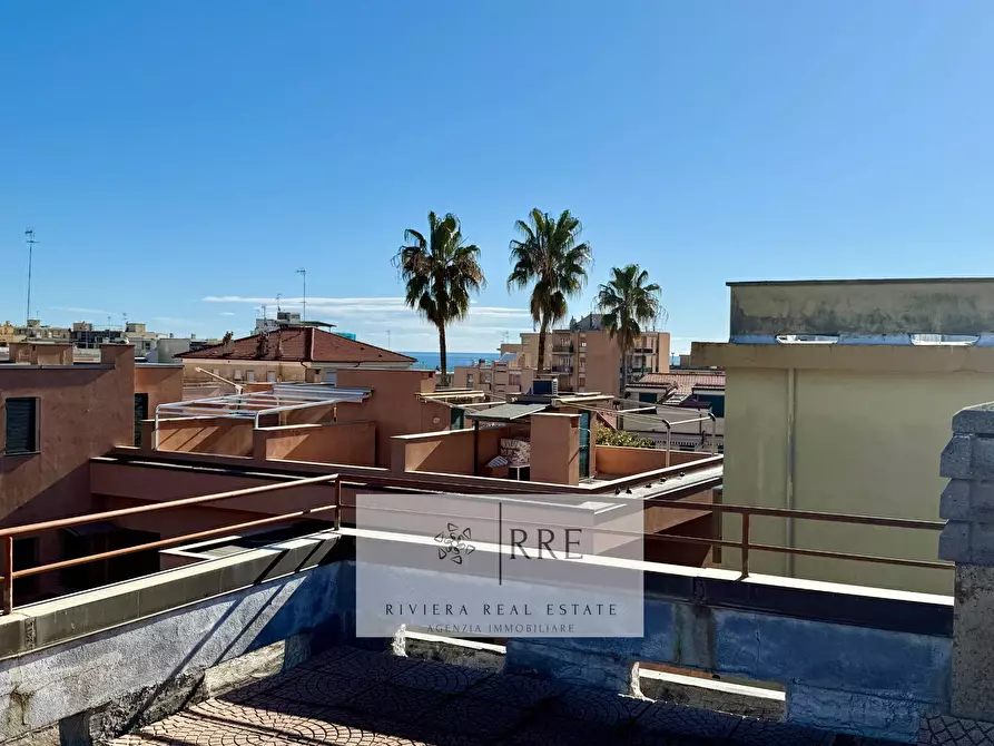 Immagine 2 di Appartamento in vendita  in Zona Poeti bassa a Loano