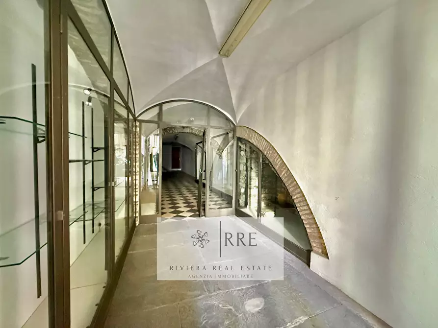 Immagine 4 di Negozio in vendita  in Corso Ponzoni a Armo