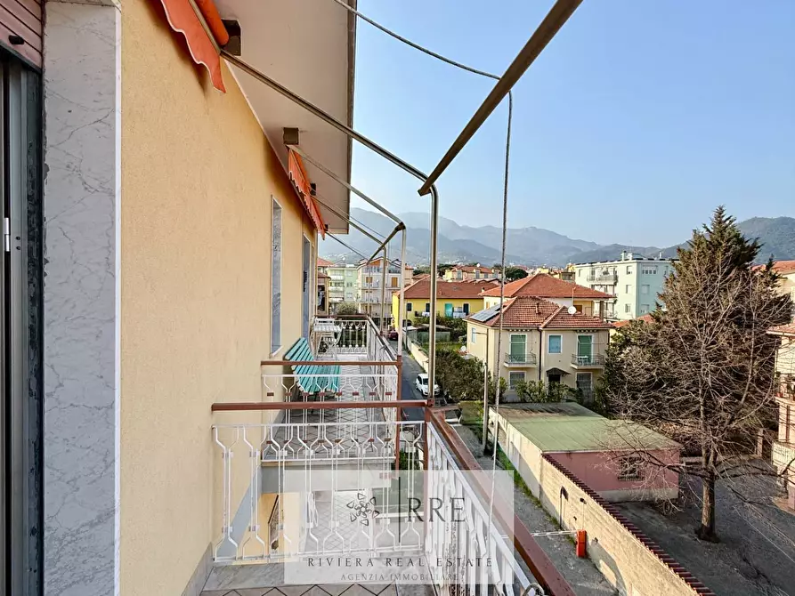 Immagine 16 di Appartamento in vendita  in Via Dante Alighieri a Loano