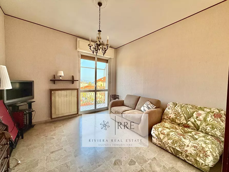 Immagine 18 di Appartamento in vendita  in Via Dante Alighieri a Loano