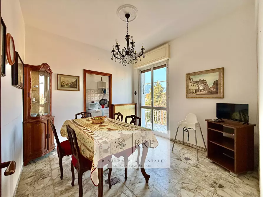 Immagine 5 di Appartamento in vendita  in Via Dante Alighieri a Loano