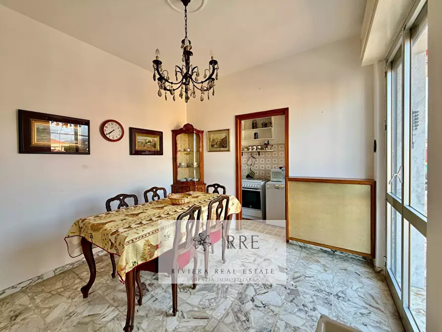 Immagine 7 di Appartamento in vendita  in Via Dante Alighieri a Loano