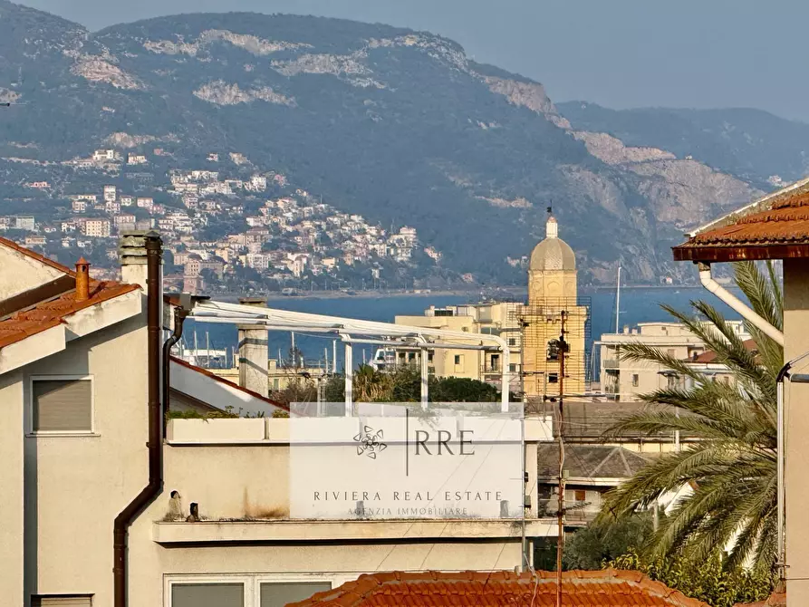 Immagine 4 di Appartamento in vendita  in Via Dante Alighieri a Loano