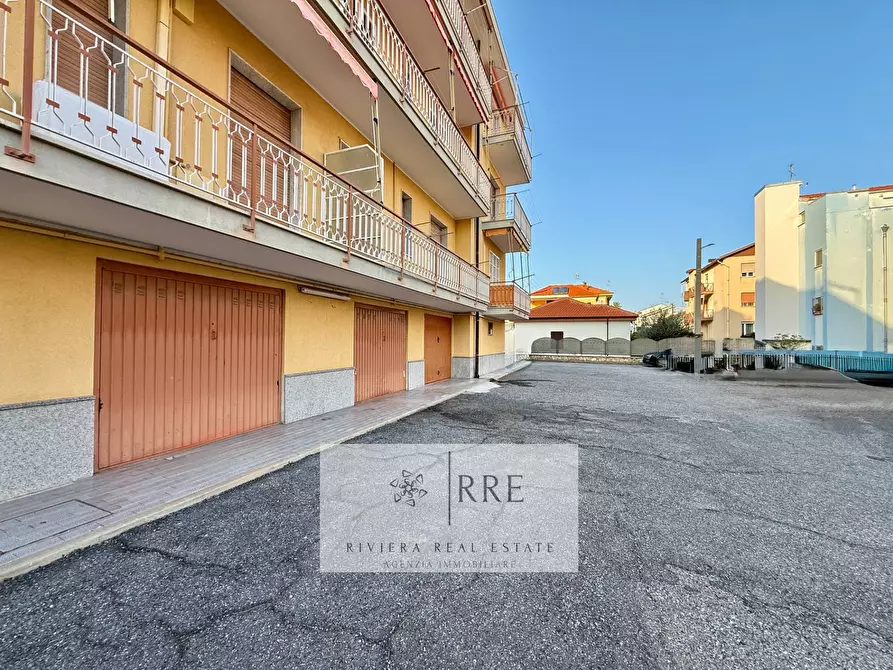 Immagine 26 di Appartamento in vendita  in Via Dante Alighieri a Loano